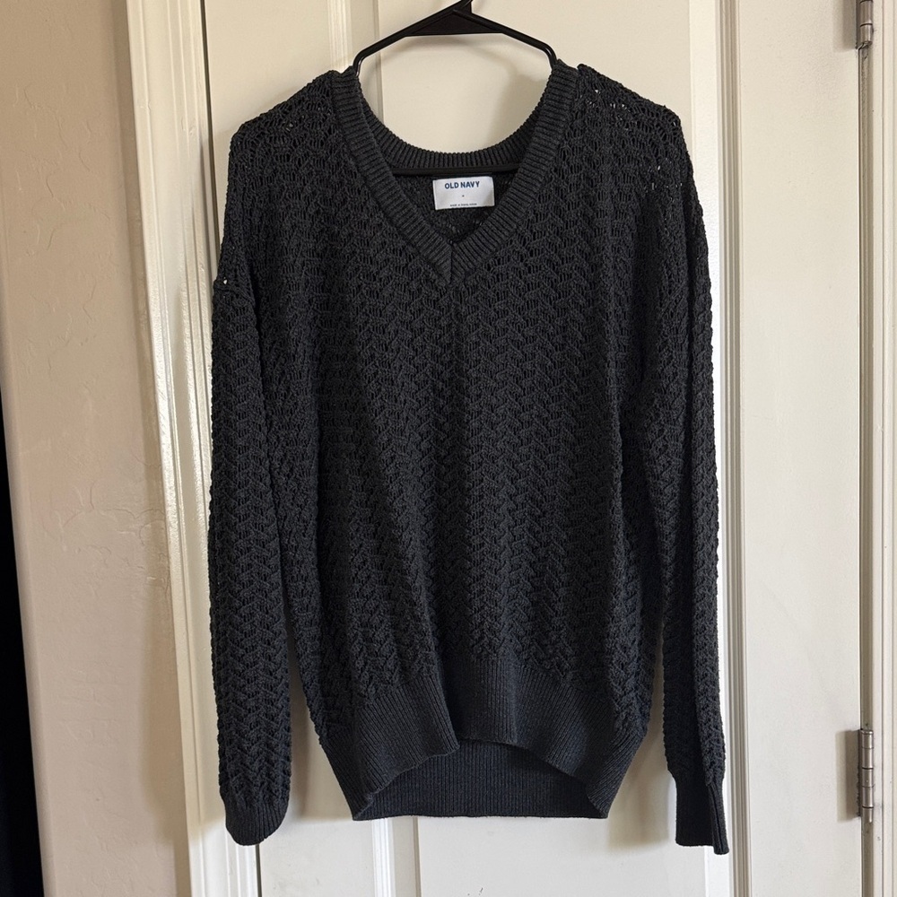 Old Navy Black V-Neck Sweater / G34